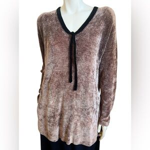 Margaret O'leary Pullover Light Brown with Black Accent Tie Large